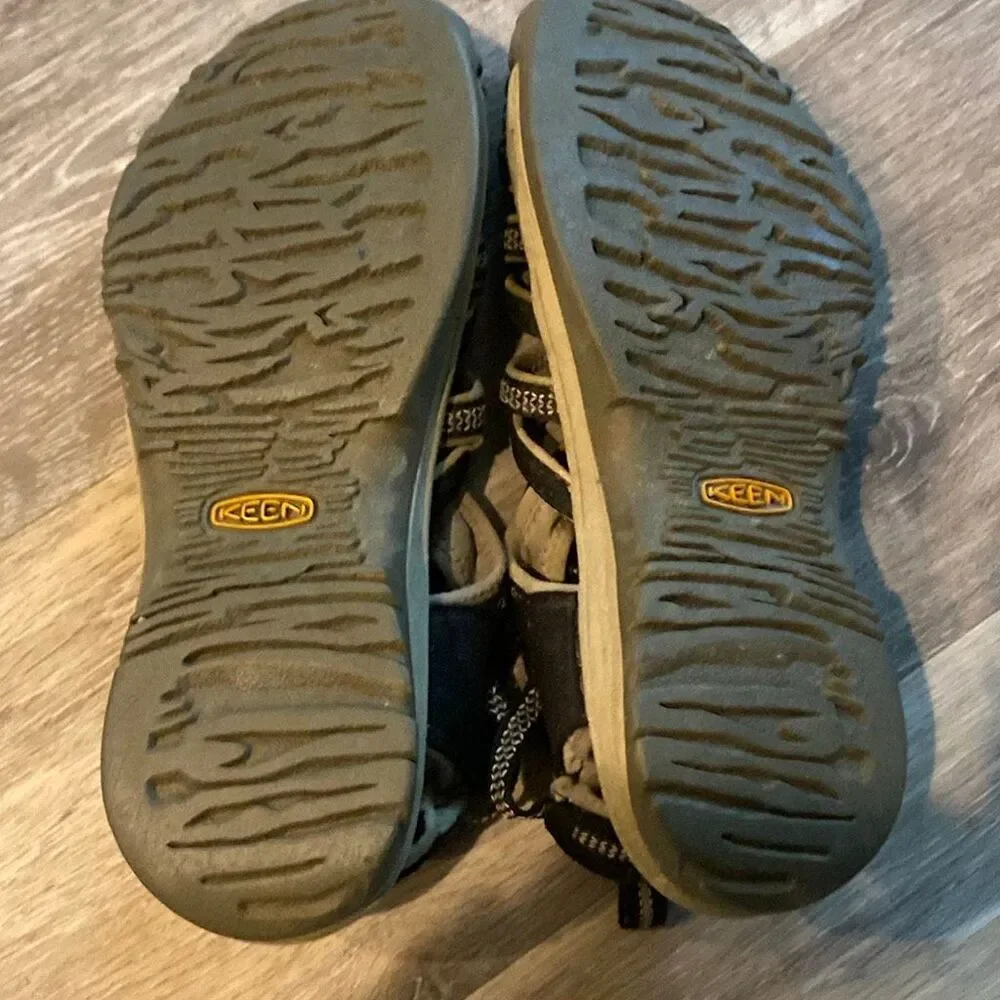 KEEN Newport H2 Waterproof Sandals Women’s Size 9.5 Black Gray Outdoor Hiking Wa